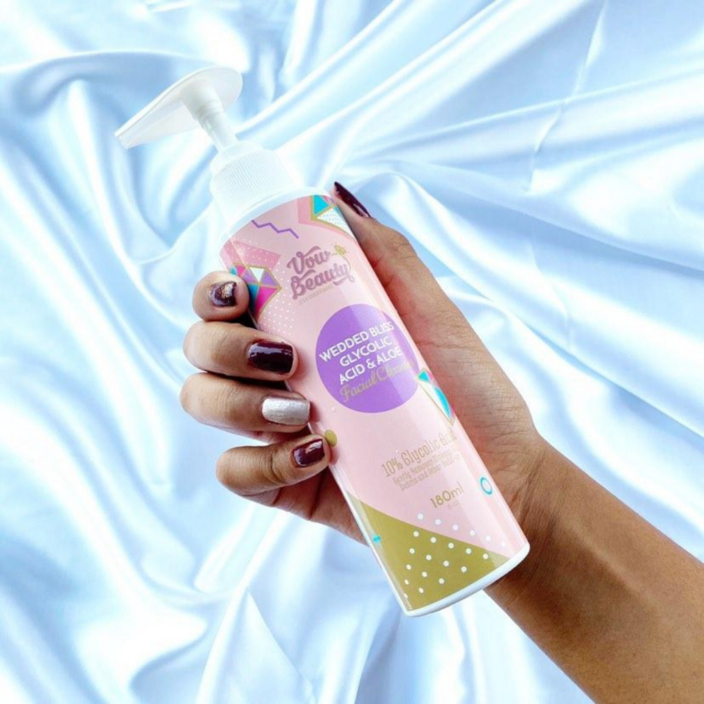 Facial Wipes-Free Cleansing with Alpha Hydroxy Acid 🧼